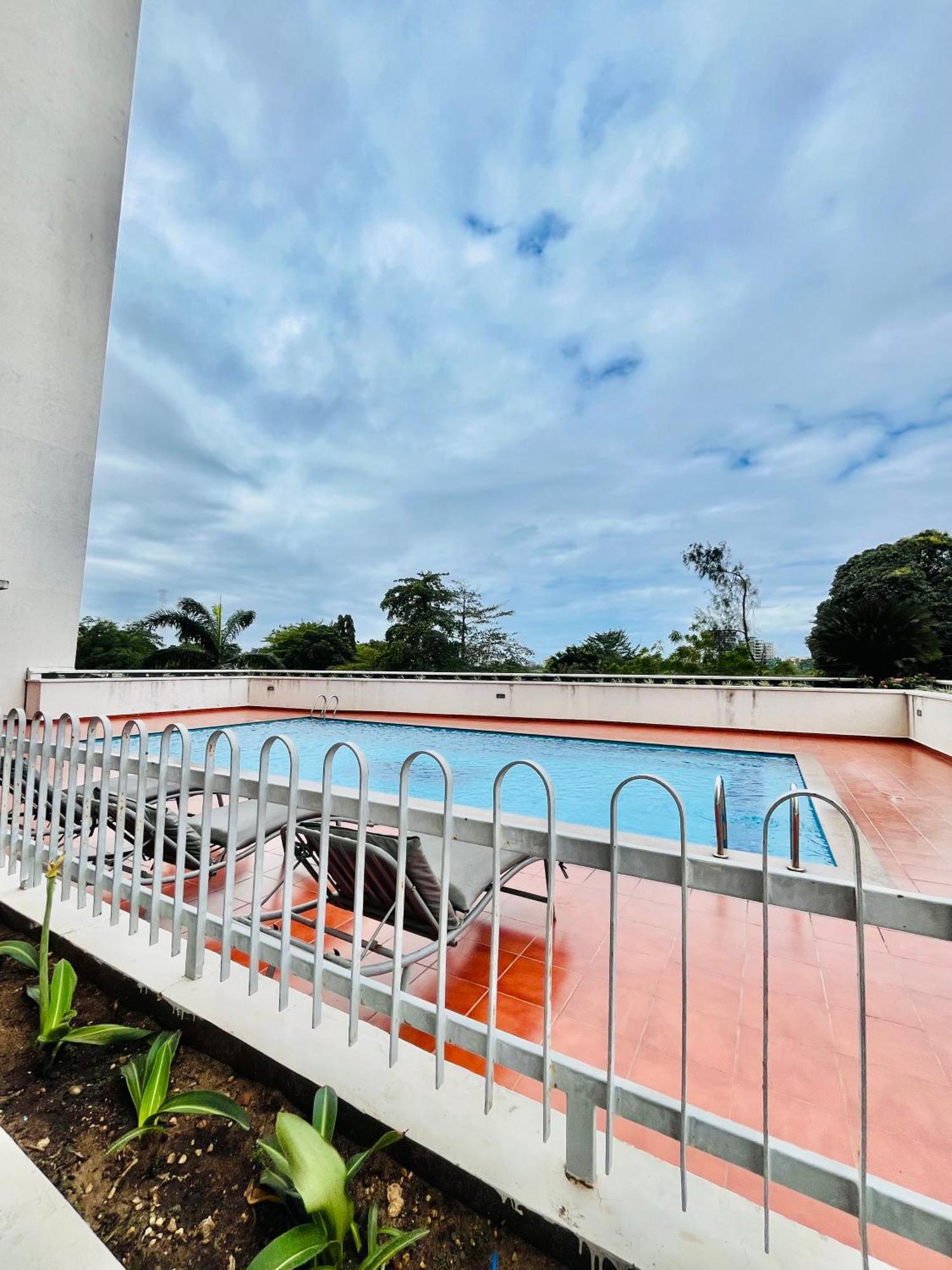 Coastalhome 75Inch Tv 5Min Drive To The City & Beach Dar es Salaam Eksteriør billede