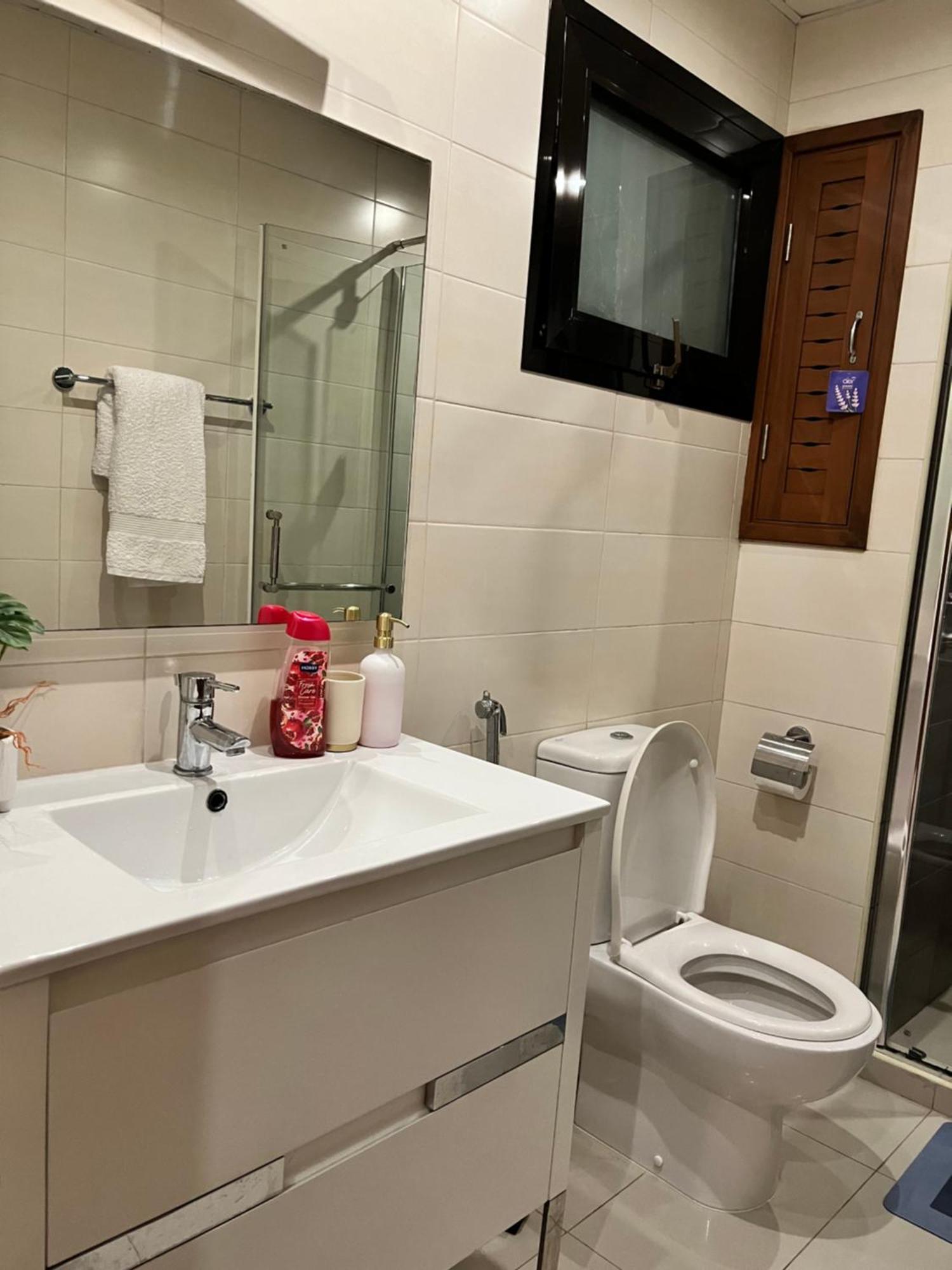 Coastalhome 75Inch Tv 5Min Drive To The City & Beach Dar es Salaam Eksteriør billede