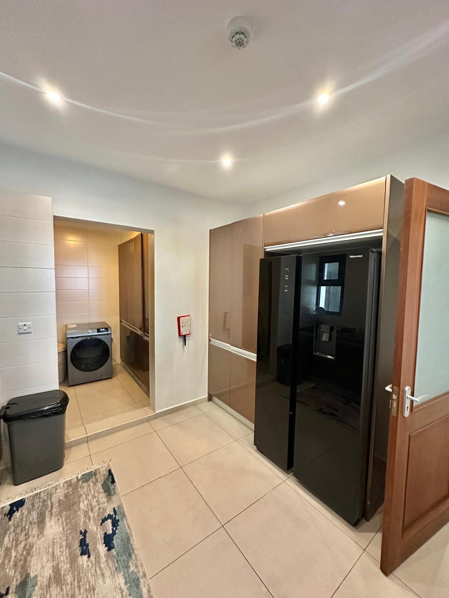 Coastalhome 75Inch Tv 5Min Drive To The City & Beach Dar es Salaam Eksteriør billede