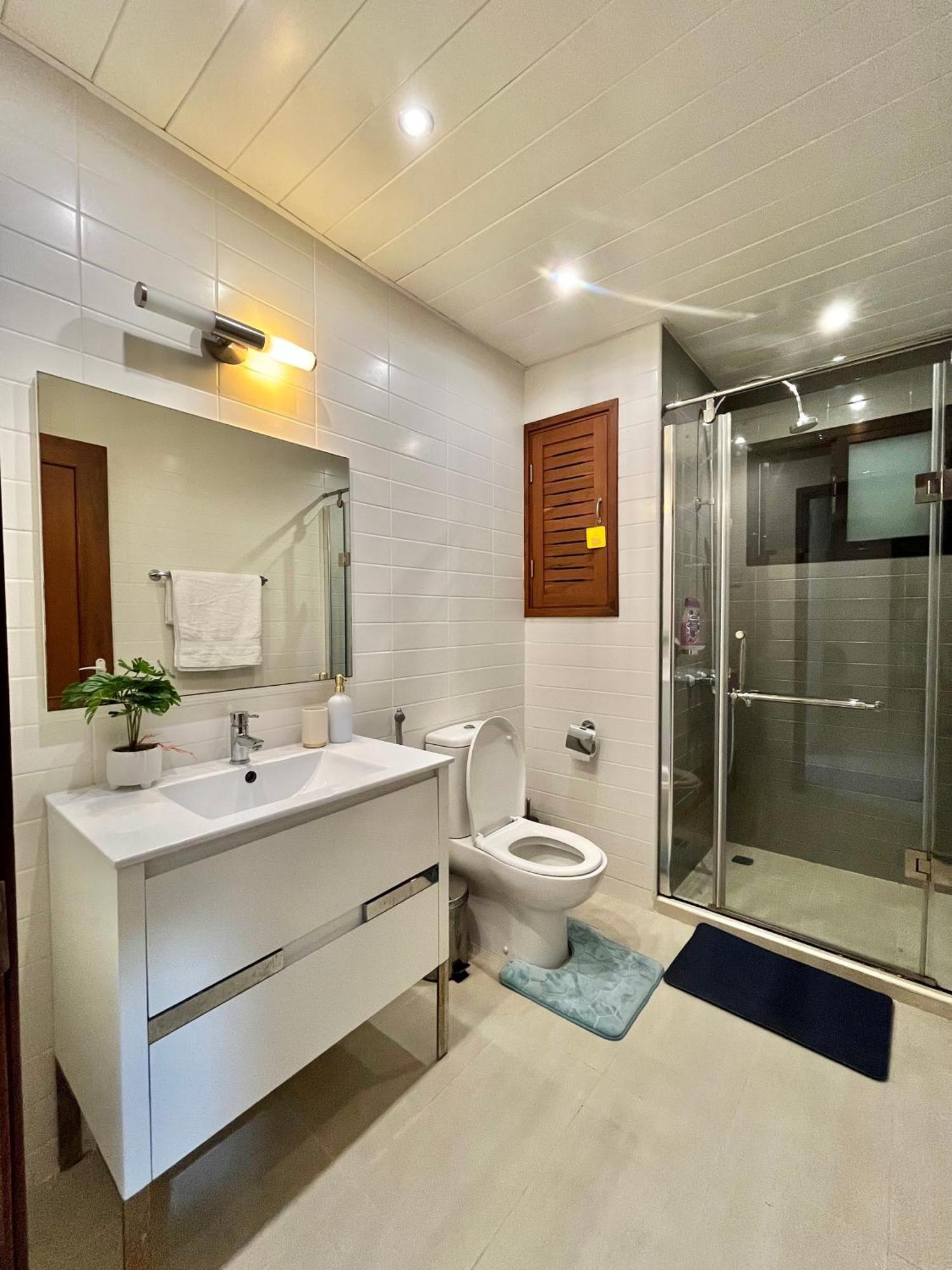 Coastalhome 75Inch Tv 5Min Drive To The City & Beach Dar es Salaam Eksteriør billede