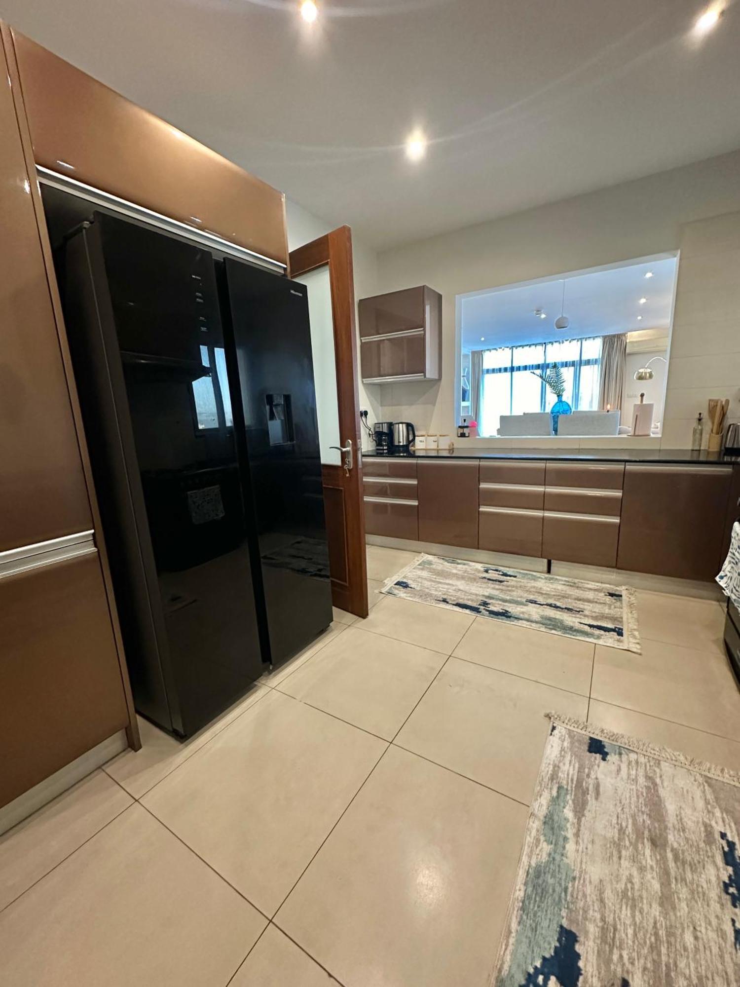 Coastalhome 75Inch Tv 5Min Drive To The City & Beach Dar es Salaam Eksteriør billede