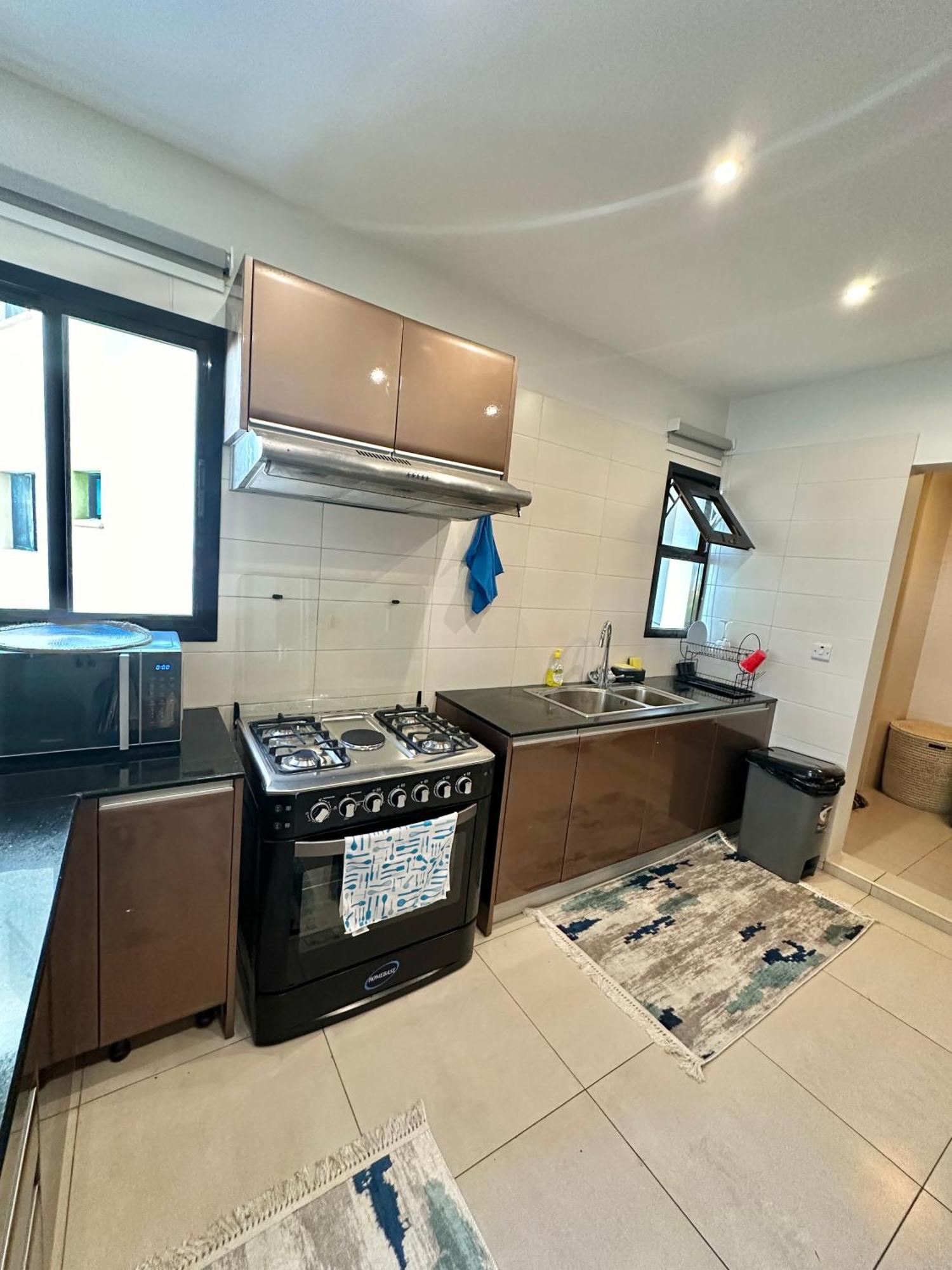 Coastalhome 75Inch Tv 5Min Drive To The City & Beach Dar es Salaam Eksteriør billede